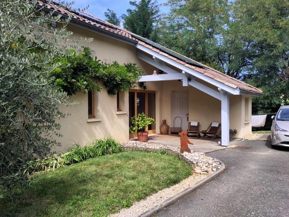 B&B Chez Frederique Et Norbert Mogneneins 外观 照片