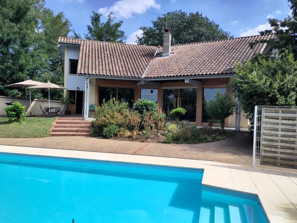 B&B Chez Frederique Et Norbert Mogneneins 外观 照片